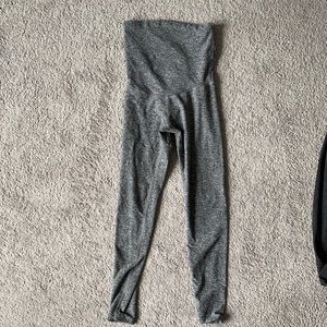 Beyond Yoga Spacedye maternity 7/8 leggings Sz S
